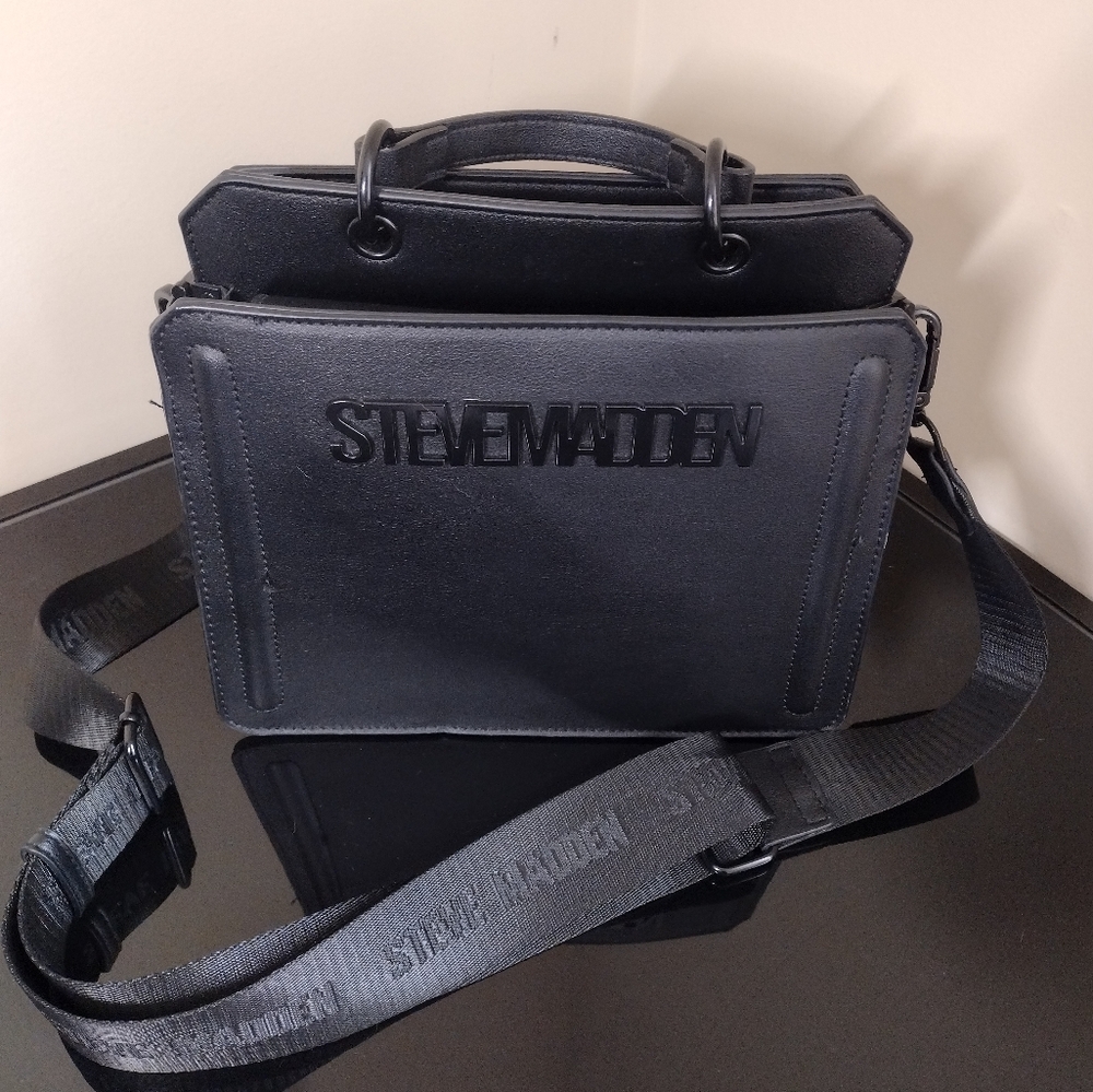 Steve Madden Evelyn Bag with black hardware - Picture 5 of 5